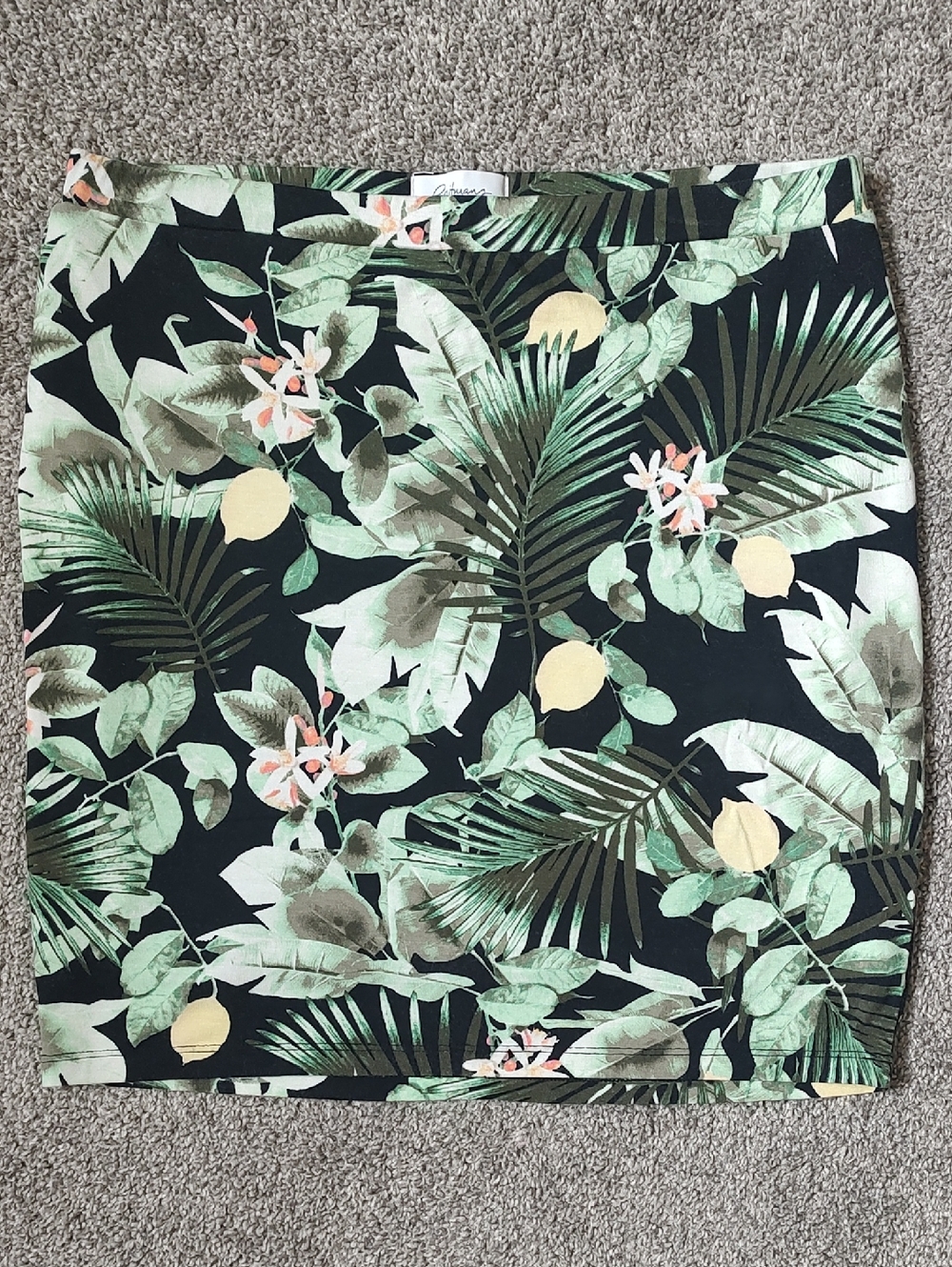 Reitmans Size Medium Tropical Print Lined Skirt